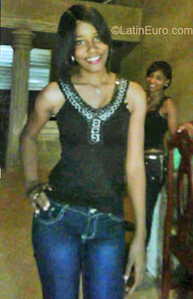 Date this georgeous Dominican Republic girl Maris leidy from Santo Domingo DO20897
