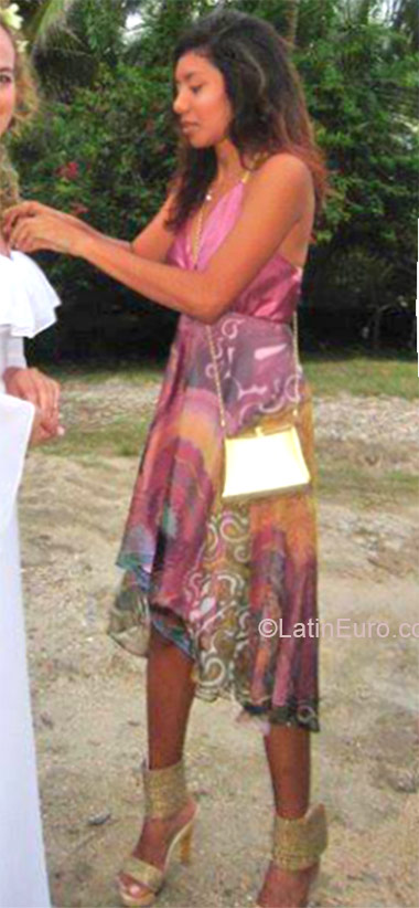 Date this pretty Colombia girl Yesenia from Santa Marta CO16722