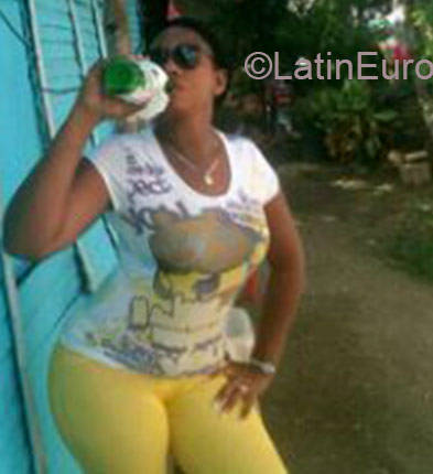 Date this sensual Dominican Republic girl Coraili from Santo Domingo DO20908