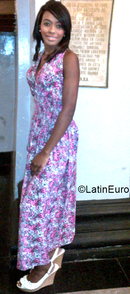 Date this hard body Colombia girl Jhoanna from Cali CO16766