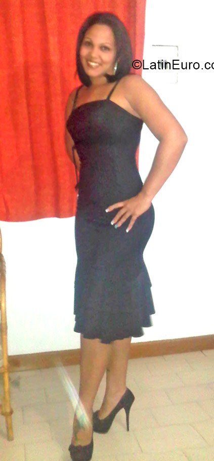 Date this lovely Venezuela girl Samantha from Merida VE372
