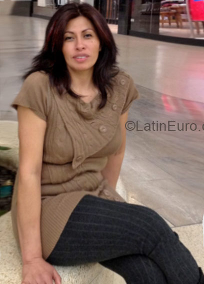 Date this stunning Colombia girl Fenix from Bogota CO16783