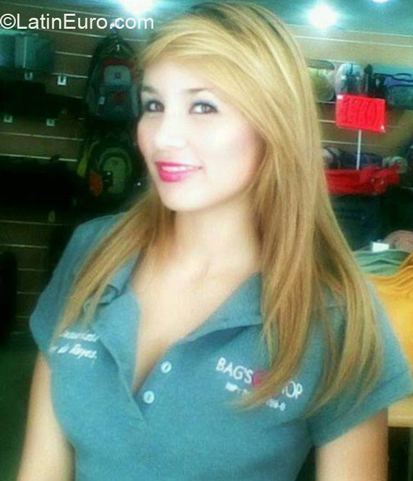 Date this happy Venezuela girl Efrenny from Barquisimeto VE379