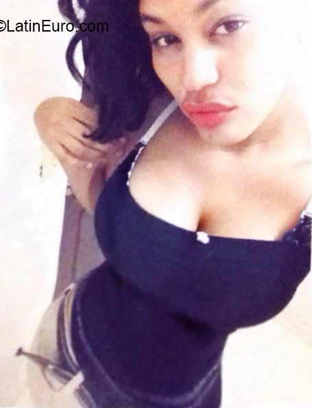 Date this voluptuous Dominican Republic girl Maney rubi from Santiago DO21086