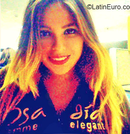 Date this stunning Venezuela girl Lia from Caracas VE383