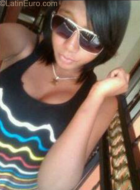 Date this tall Dominican Republic girl Leidy from Santo Domingo DO21148