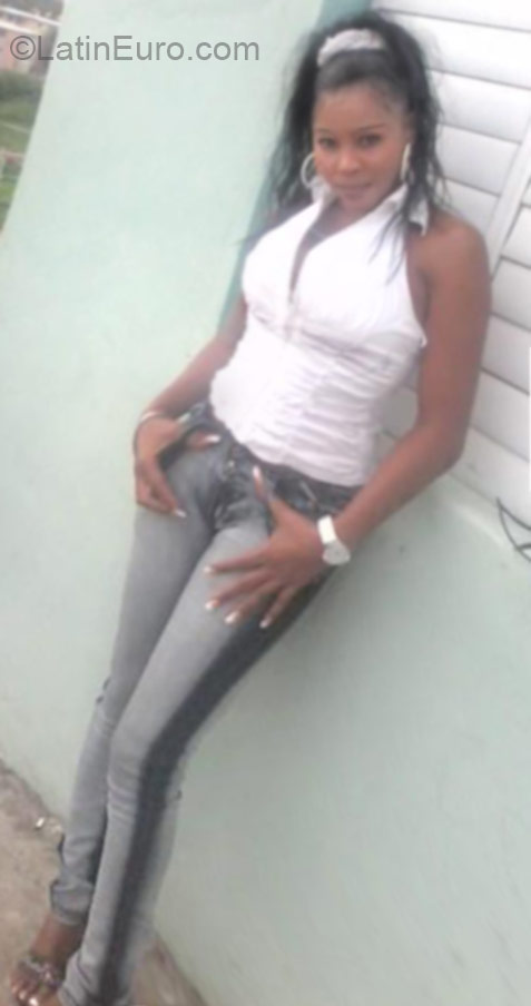 Date this attractive Dominican Republic girl Margarita from Santo Domingo DO21155