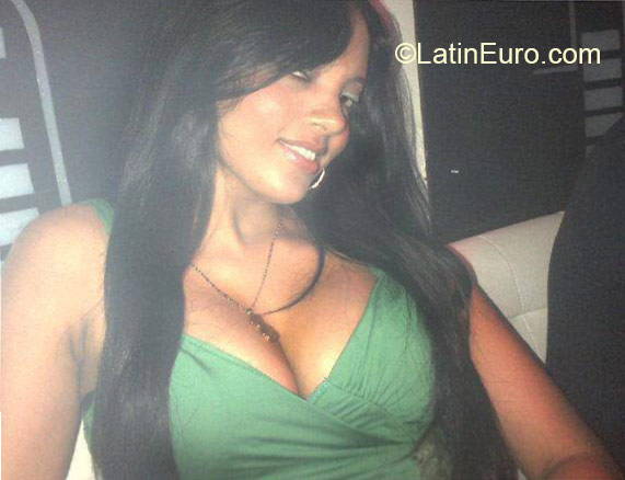 Date this delightful Dominican Republic girl Yajeira from Santo Domingo DO21164