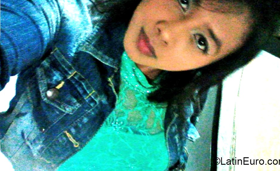 Date this gorgeous Colombia girl Karina from Bogota CO16915