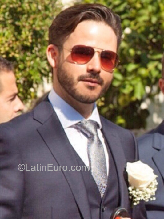 Date this young United Kingdom man AntoLondon from London GB791