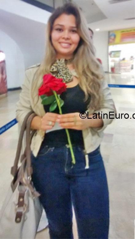 Date this nice looking Brazil girl Audi from Brasilia BR9224