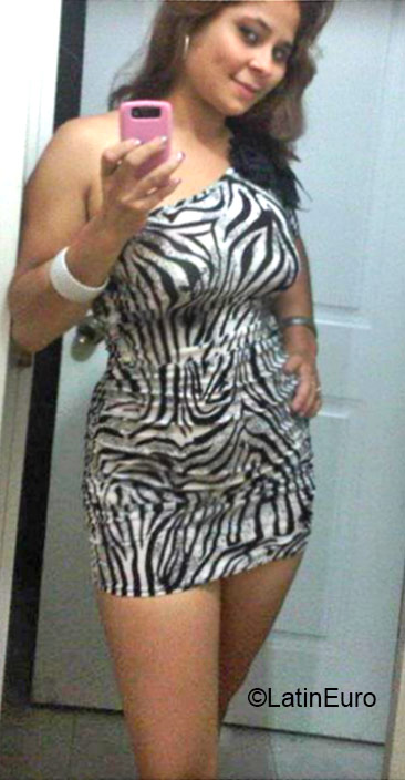 Date this stunning Dominican Republic girl Yeraldin from Santiago DO21341