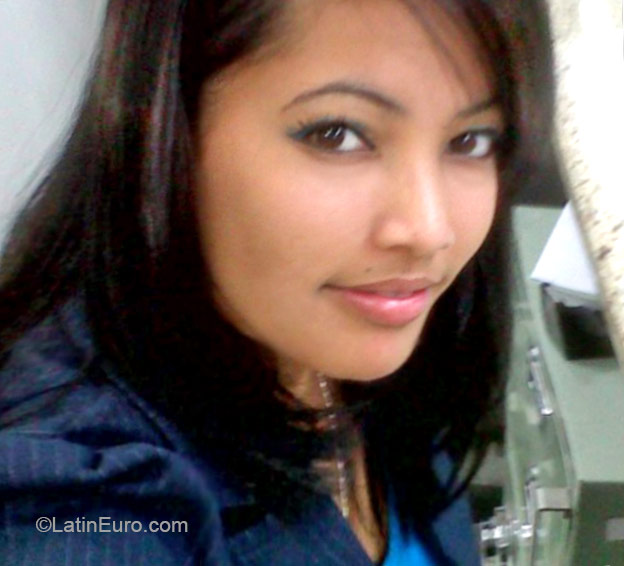 Date this athletic Dominican Republic girl Nathaly from Santo Domingo DO21354