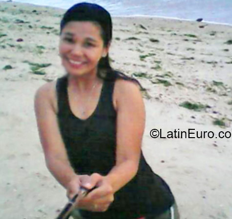 Date this voluptuous Philippines girl Shiela from Iloilo City PH749