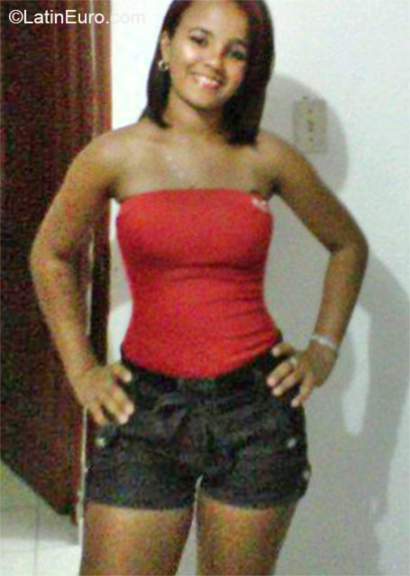 Date this sensual Dominican Republic girl Yokasta from Santiago DO21382