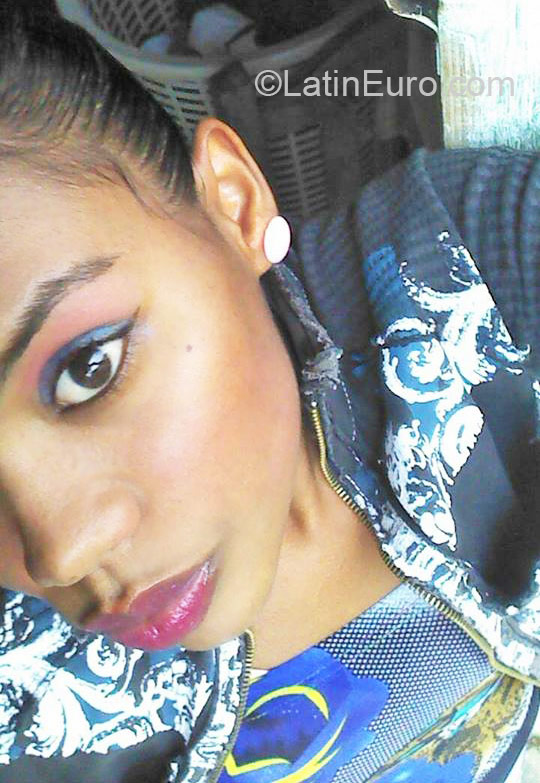 Date this passionate Dominican Republic girl Raquel from San francisco de macoris DO21387