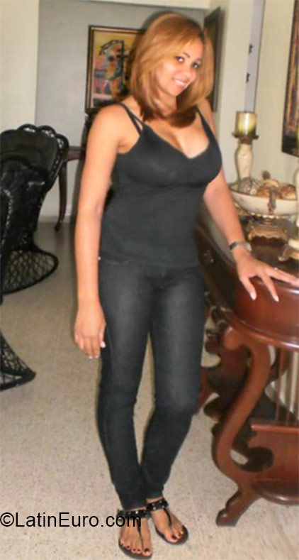 Date this delightful Dominican Republic girl Marisela from Santo Domingo DO21442