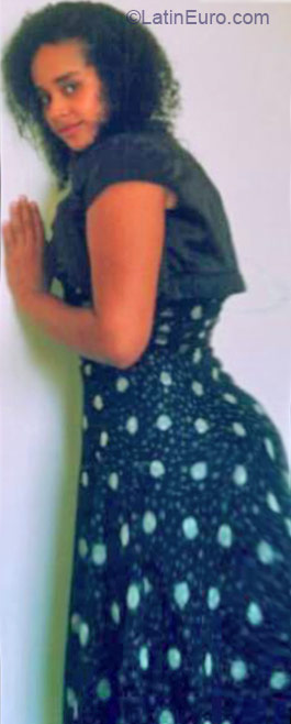 Date this sensual Dominican Republic girl Dariena from Santo Domingo DO21476
