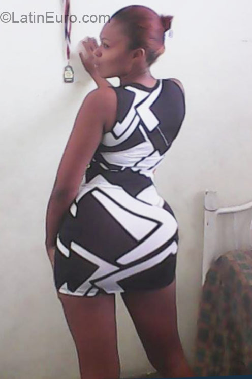 Date this attractive Dominican Republic girl Orquidia from Santo Domingo DO21616