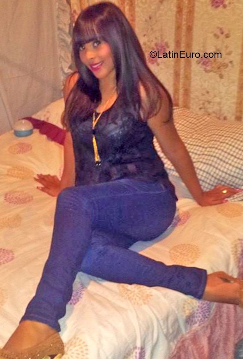 Date this attractive Dominican Republic girl Maria paula from Santo Domingo DO21645