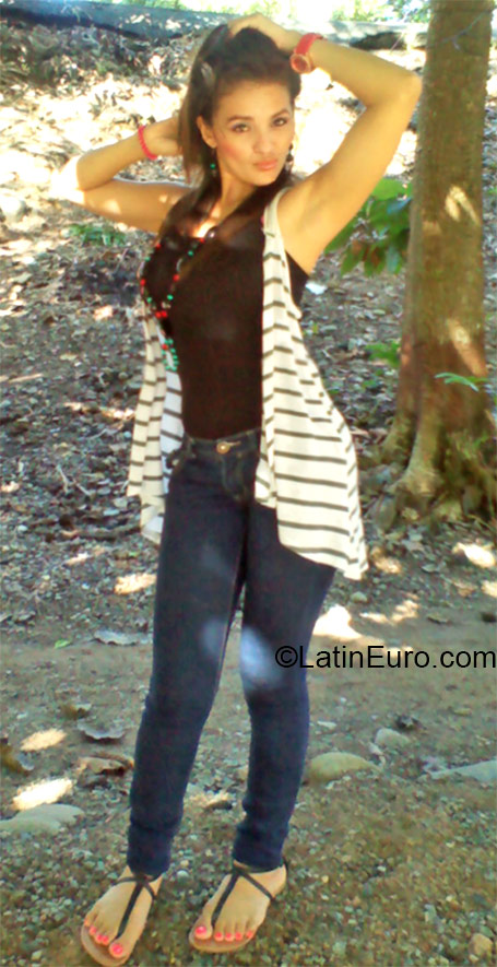 Date this good-looking Honduras girl Sofia from Tegucigalpa HN1485