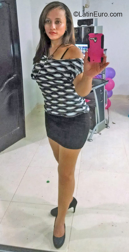 Date this young Colombia girl Loly from Lorica CO17159
