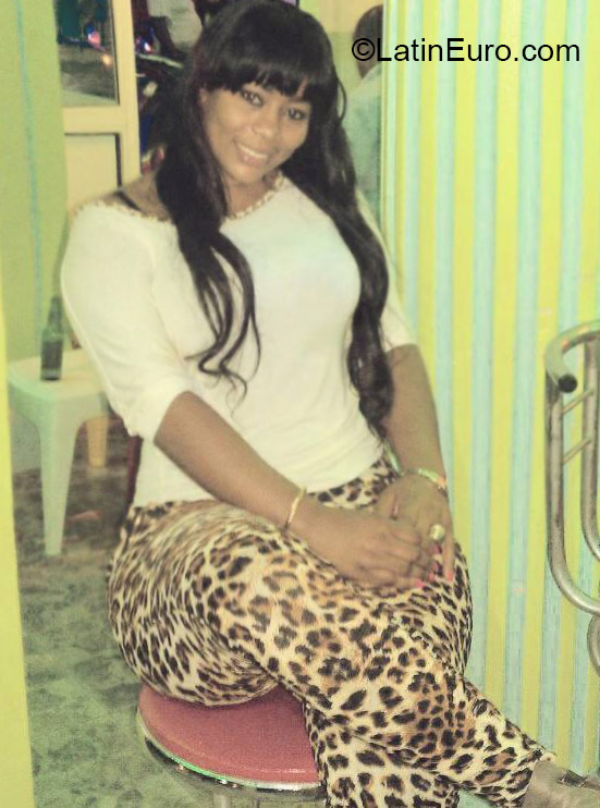 Date this lovely Dominican Republic girl Yokasti from Santo Domingo DO21751