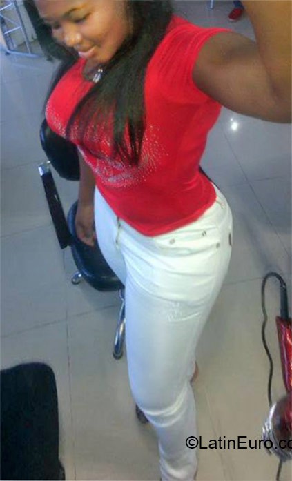 Date this beautiful Dominican Republic girl Santa from Santo Domingo DO21798