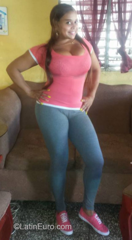 Date this sultry Dominican Republic girl Maria from Santo Domingo DO21806