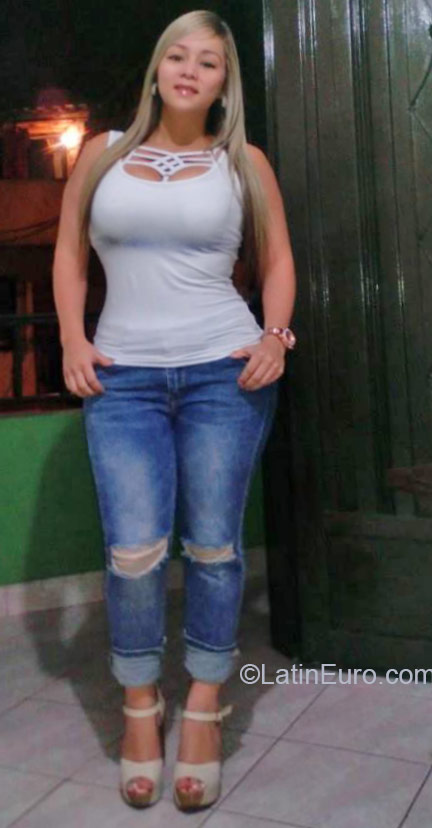 Date this nice looking Colombia girl Luisa from Medellin CO17224