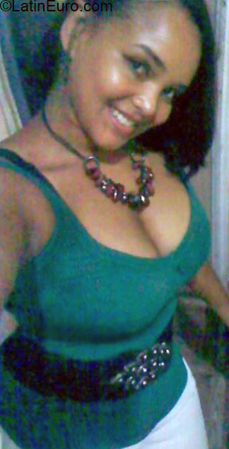 Date this foxy Dominican Republic girl Diocily from Santo Domingo DO21983