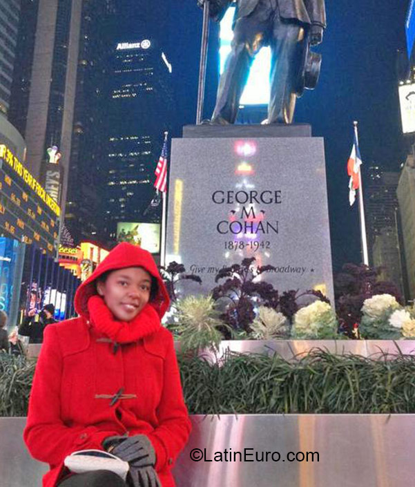 Date this attractive Brazil girl Isabel from Rio de janeiro BR9316