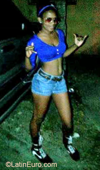 Date this beautiful Dominican Republic girl Madely from Santo Domingo DO22001