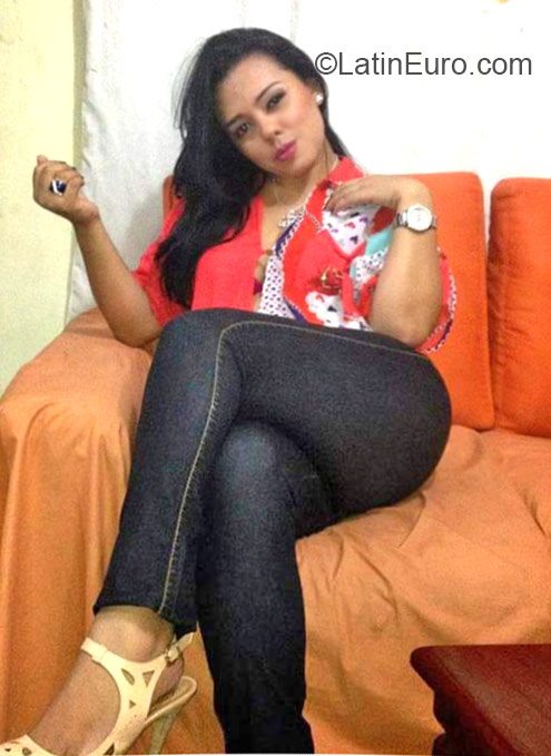 Date this beautiful Ecuador girl Amandita from Guayaquil EC180