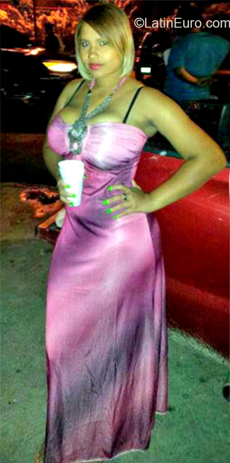 Date this good-looking Dominican Republic girl Daurany from Santo Domingo DO22362