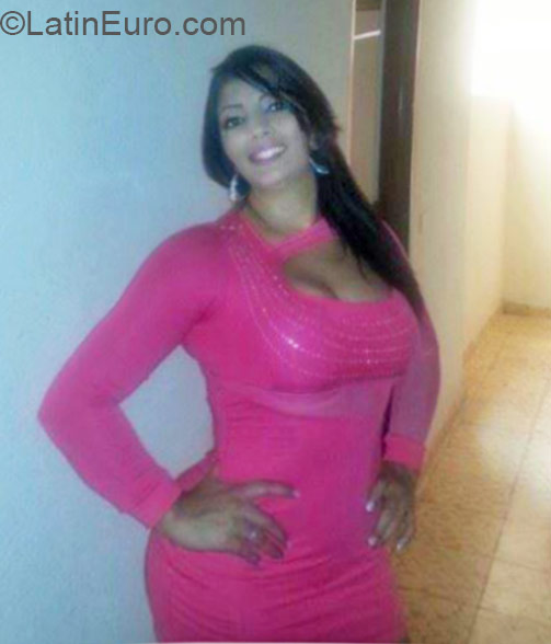 Date this sensual Colombia girl Lina from Medellin CO17455