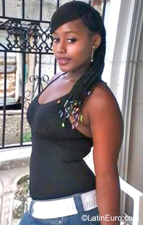 Date this fun Dominican Republic girl Dahiania from Rio San Juan DO22259