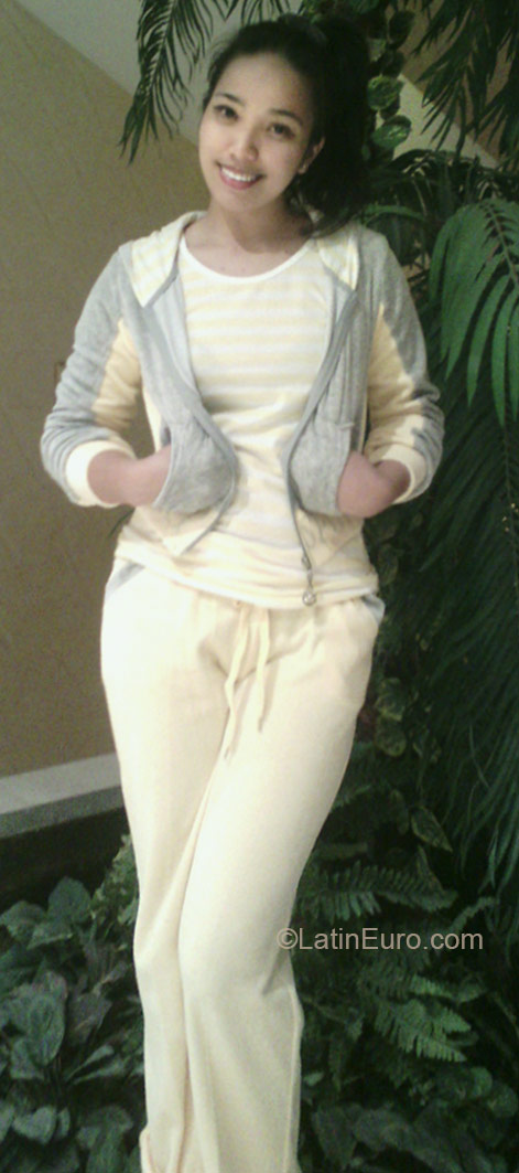 Date this charming Saudi Arabia girl Maritess from Riyadh SA20