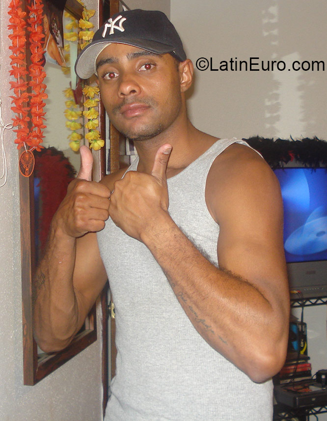 Date this exotic Brazil man Joe from Campinas BR9341