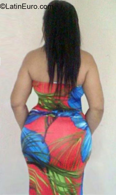 Date this hard body Colombia girl Yina from Barranquilla CO17503