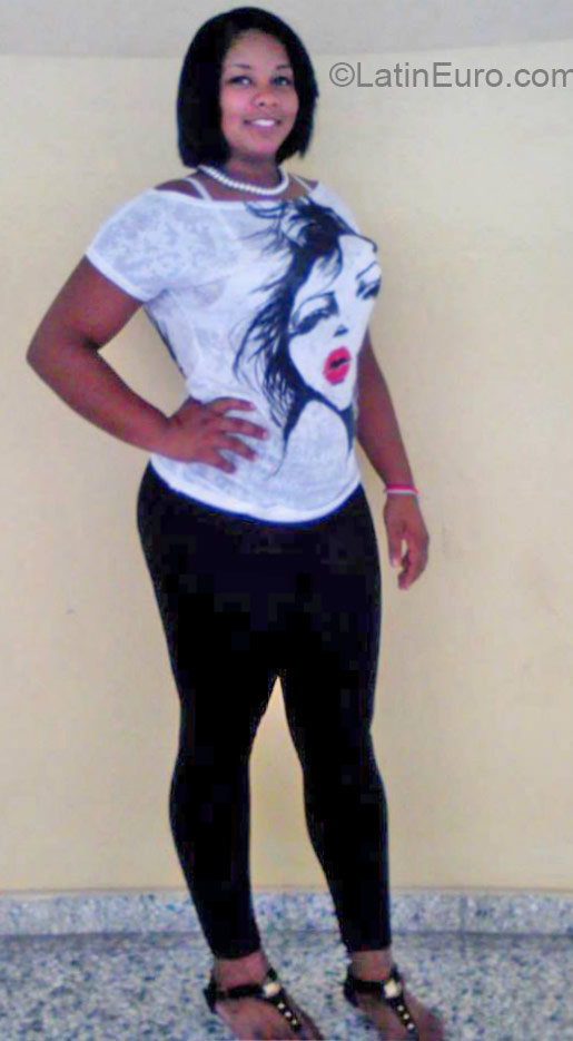 Date this sultry Dominican Republic girl Micher from Santo Domingo DO22322