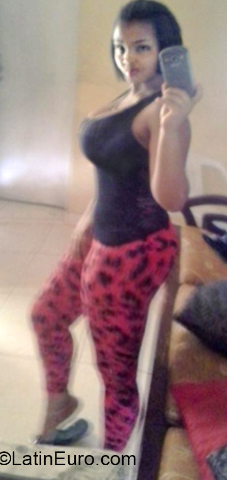 Date this young Dominican Republic girl Krismery from Santo Domingo DO22328