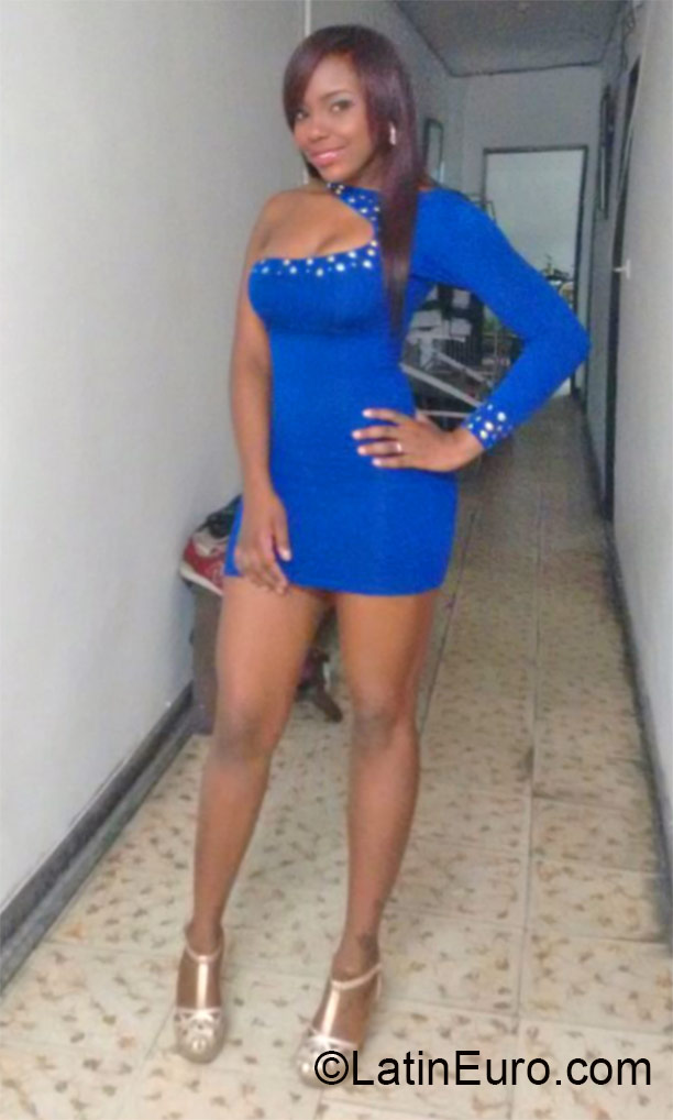 Date this sultry Colombia girl Jhoanita from Cali CO17509