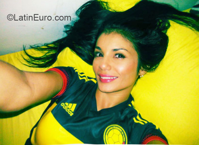 Date this athletic Colombia girl Xiomara from Medellin CO17513