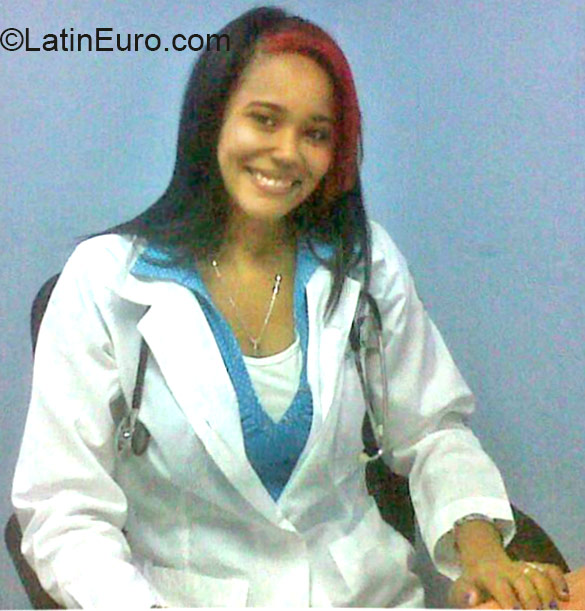 Date this voluptuous Dominican Republic girl ROSA from Santiago DO22356