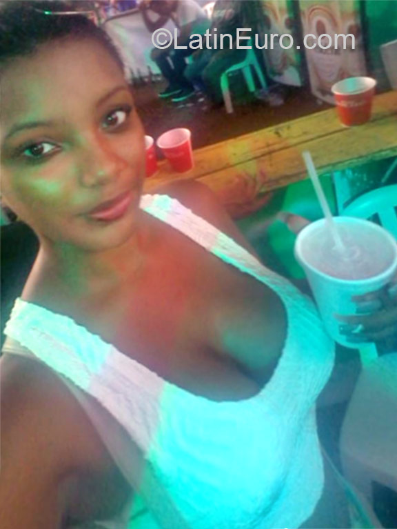 Date this young Dominican Republic girl Sehirys from Santo Domingo DO22402