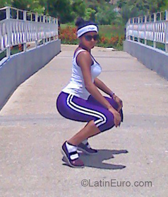 Date this pretty Venezuela girl Maria from Puerto la cruz VE523