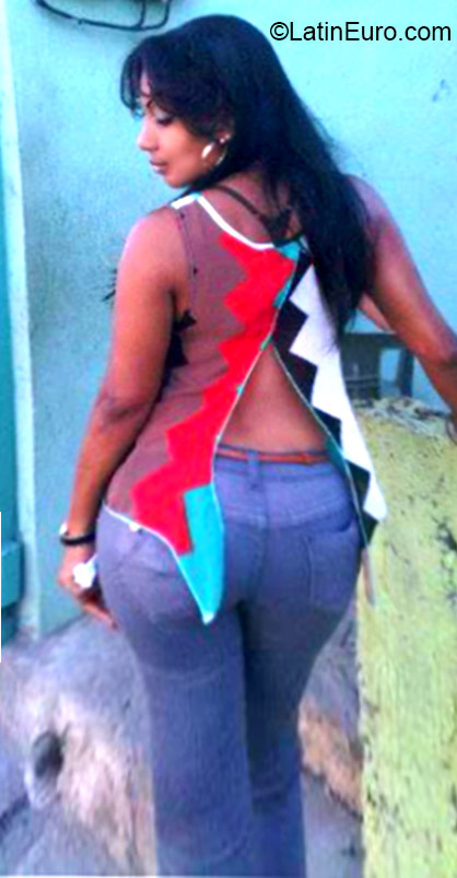 Date this tall Dominican Republic girl Josefina from Santo Domingo DO22375