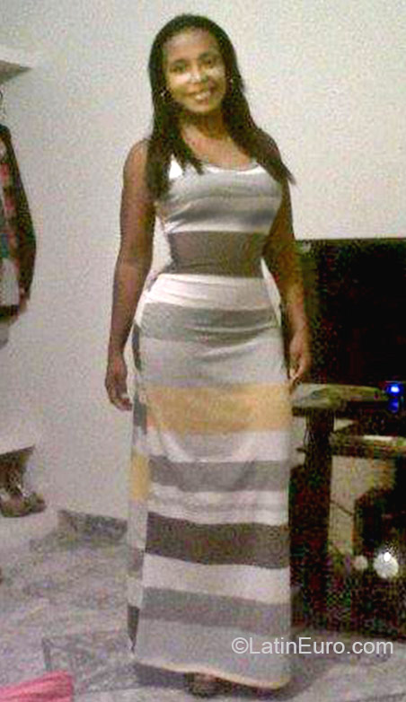 Date this foxy Colombia girl Yuli from Cali CO17846