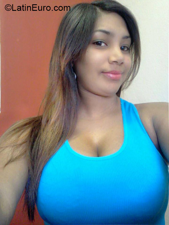 Date this voluptuous Dominican Republic girl Marlenny from imbert DO22391